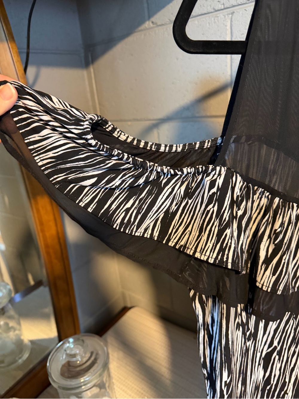 Lane Bryant Black & White Ruffle Cold-Shoulder blouse - Picture 3 of 4